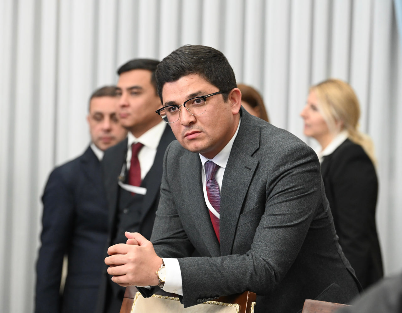 Bosh vazir matbuot kotibi O‘zbekistonda «xitoyliklar ko‘payib ketayotgani» haqidagi xabarlarga munosabat bildirdi