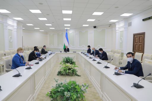 Inson huquqlari bo'yicha xalqaro majburiyatlarning bajarilishini nazorat qilishda parlamentlar roli