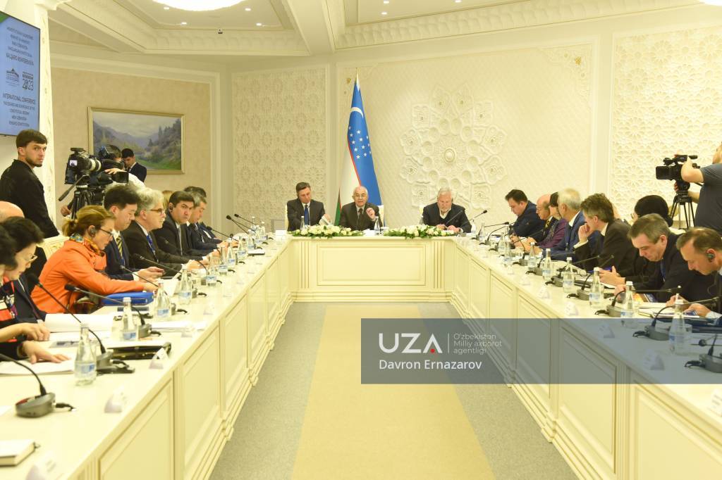 Yangilanayotgan Konstitutsiya borasida xalqaro davra suhbati bo‘lib o‘tdi