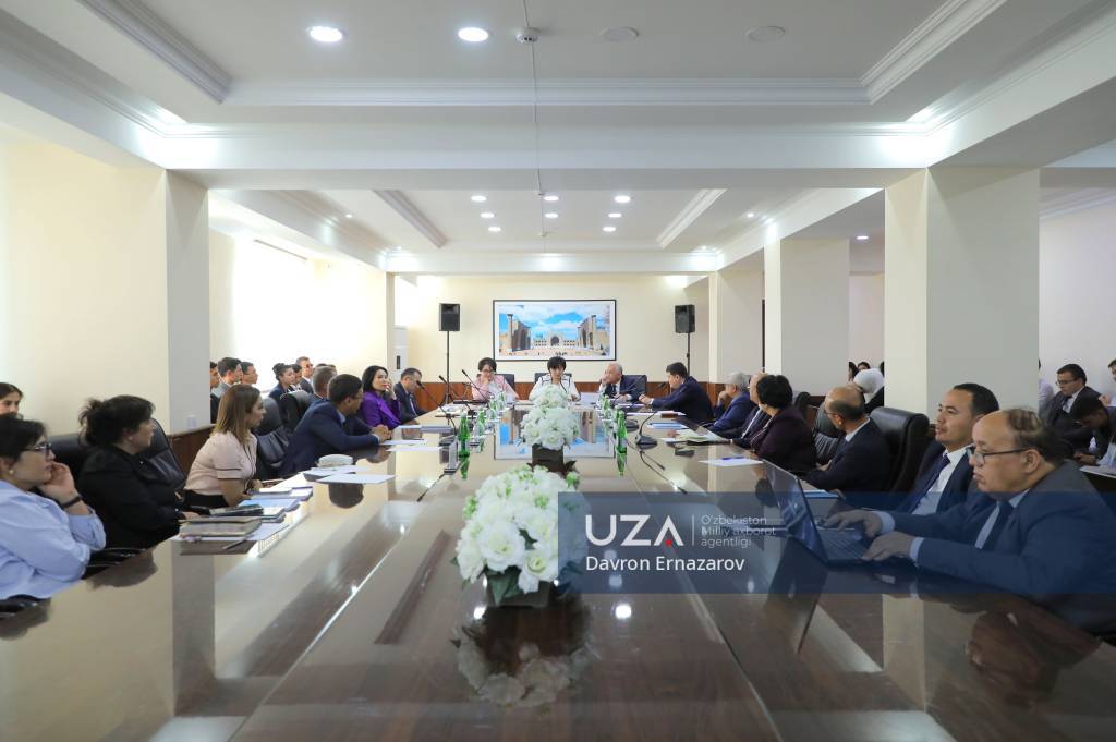 Strategiyada belgilangan faol tashqi siyosat bilan bog‘liq vazifalar muhokama qilindi