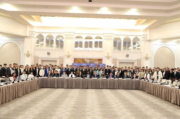 YOSHLARNI BIRLASHTIRGAN FORUM