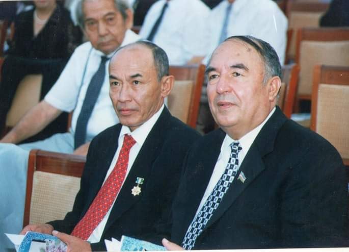 ERKIN VOHIDOV – SHOIR, ADIB, TARJIMON VA ARBOB
