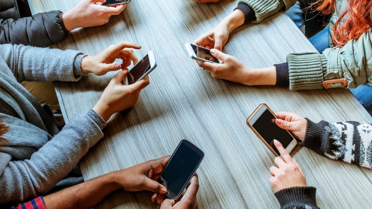 QO‘L TELEFONI – SIGARET EMAS, SIZ HAM UNING KASHANDASIGA AYLANMANG