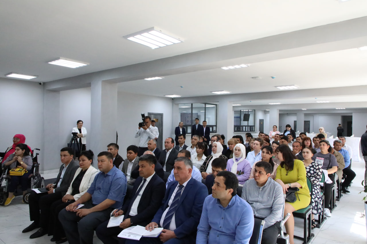 Avtobus haydovchilari va chiptachilarining nogironligi bo‘lgan shaxslarning ehtiyojlari va huquqlaridan xabardorligi va sezgirligini oshirish, shu jumladan, ularning jamoat transportidan foydalanish imkoniyatini ta’minlash uchun zarur bo‘lgan ko‘nikmalarn