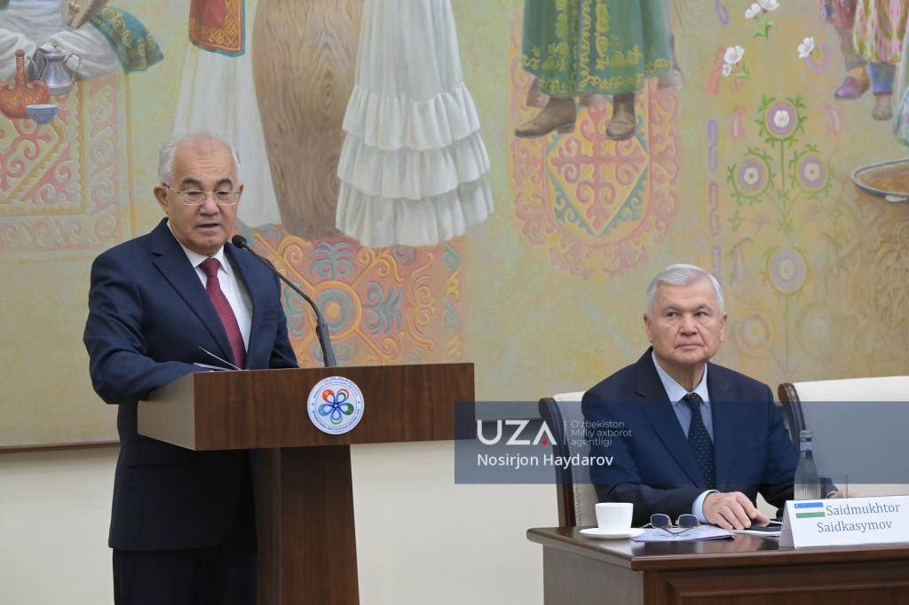 Toshkentda Chingiz Aytmatov xotirlandi
