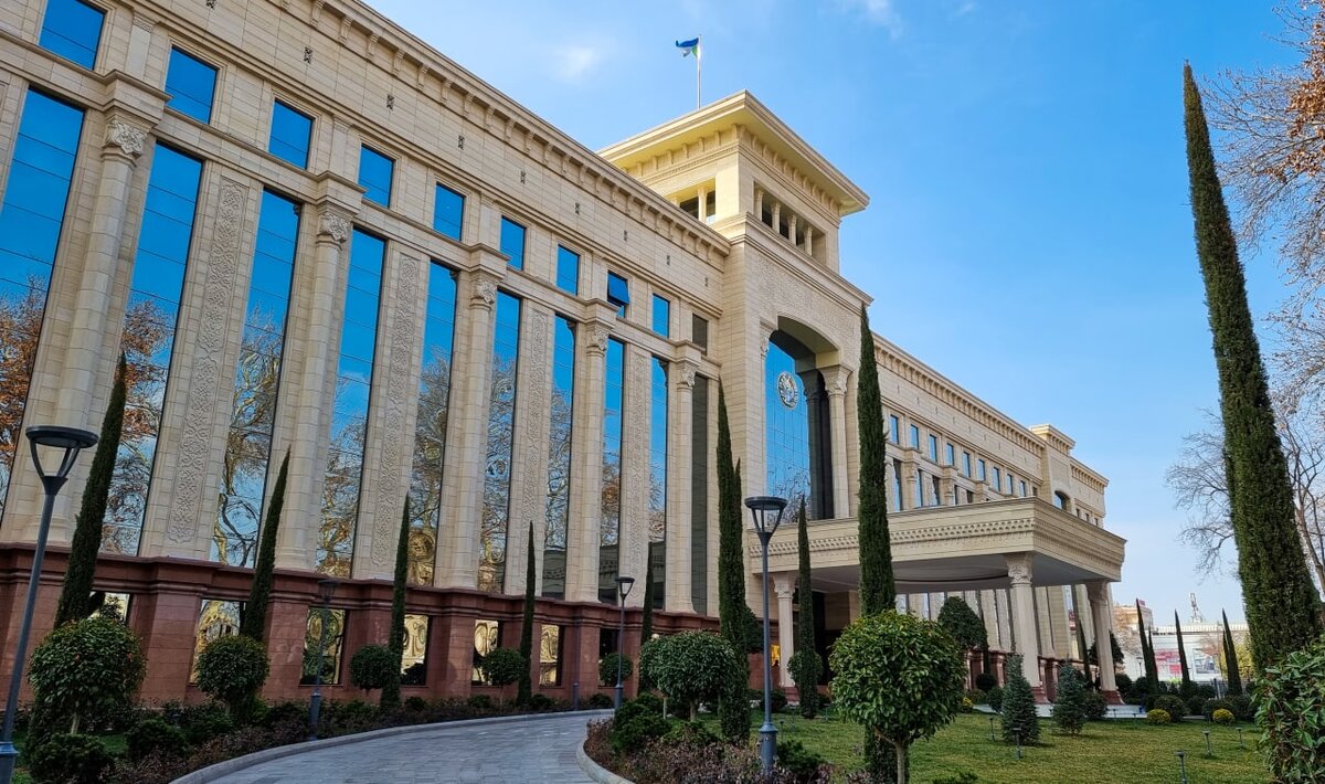 Senatda ayollarning ijtimoiy-siyosiy hayotdagi rolini oshirish borasidagi ishlar muhokama qilindi