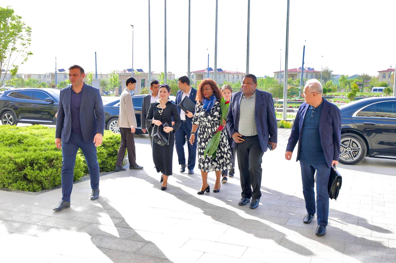 Parlamentlararo ittifoq Bosh kotibi Martin Chungong va Jahon sog‘liqni saqlash tashkiloti sog‘liq xavfsizligi departamenti direktori Dr. Stella Chungong Xiva shahrida