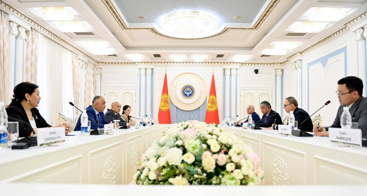 Qirg‘iziston parlamentida Chingiz Aytmatov nomidagi institut vakillari bilan uchrashuv