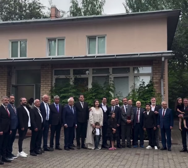 Chingiz Aytmatov uy-muzeyiga O‘zbekistonda nashr etilgan kitoblar taqdim etildi