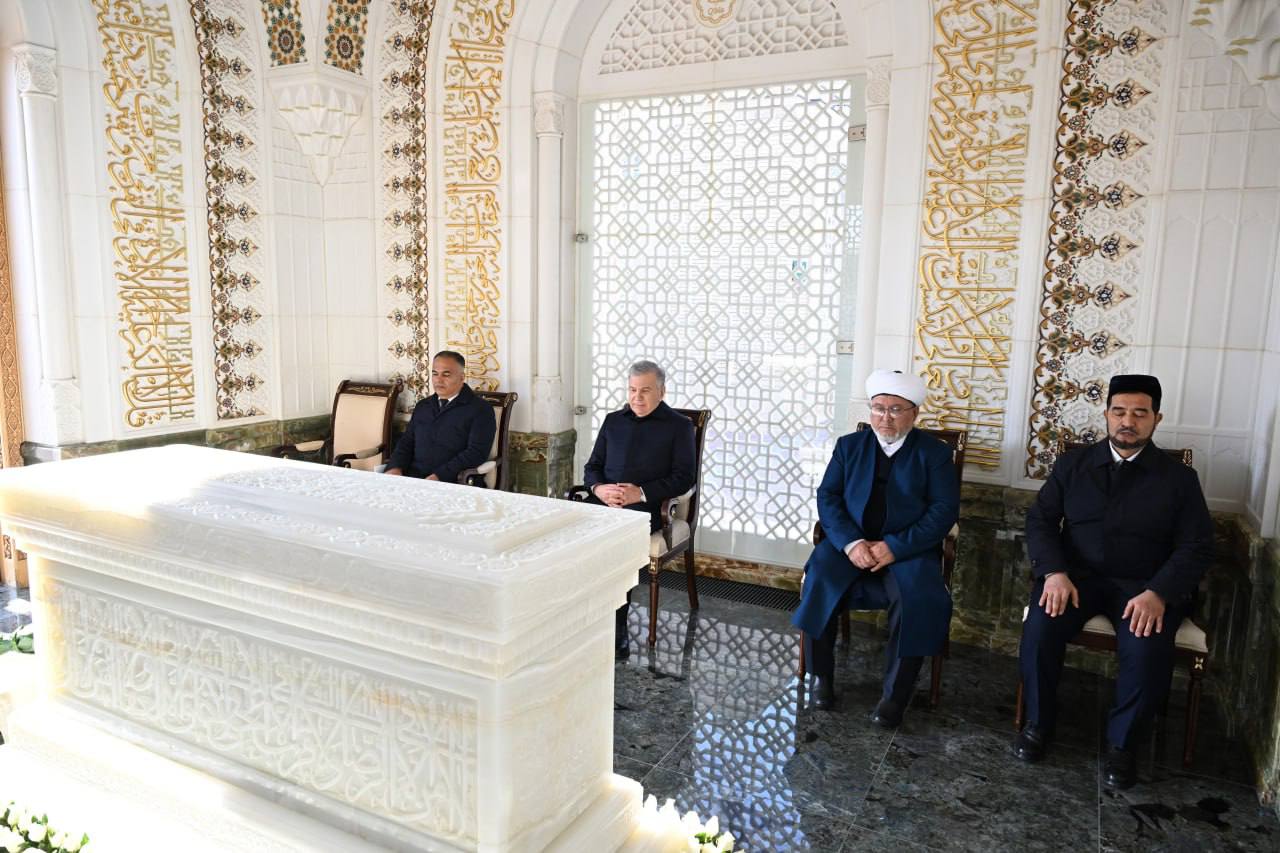 The memory of the first President honored