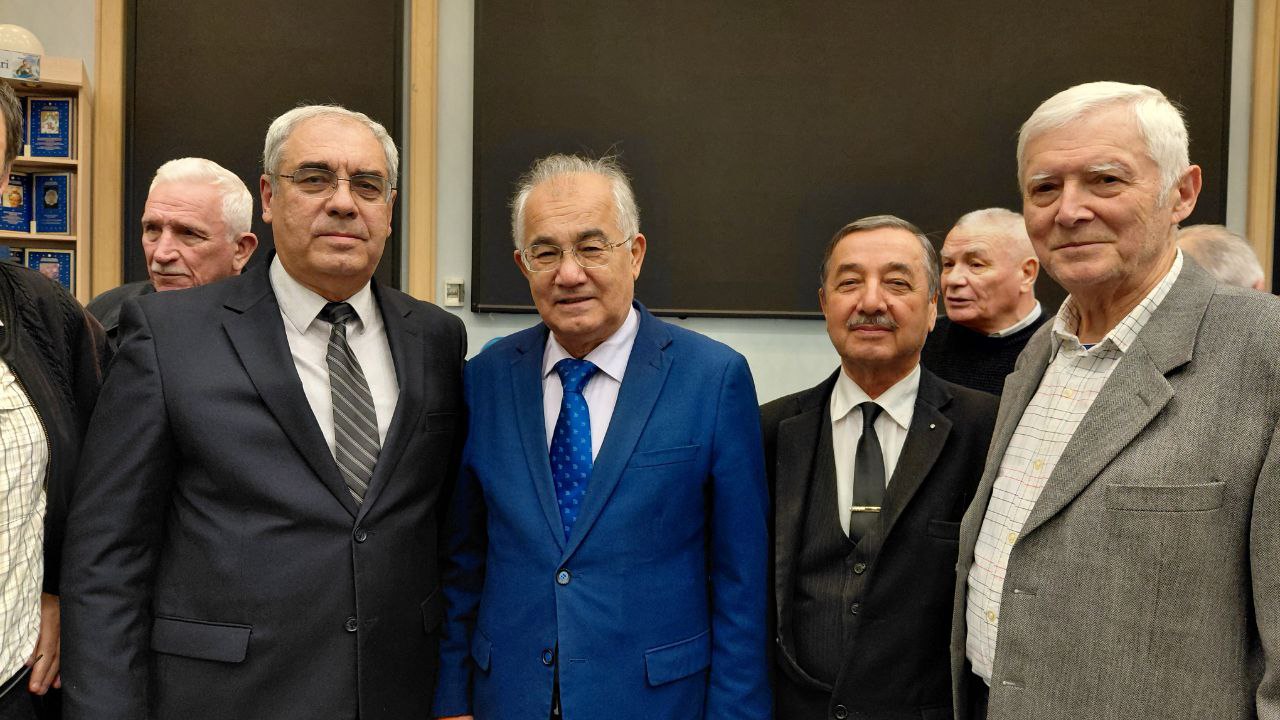“Butun el-yurtimizni birlashtiradigan ulugʻ bir gʻoya bor. U ham boʻlsa, Vatan manfaati, xalqimiz manfaatidir”