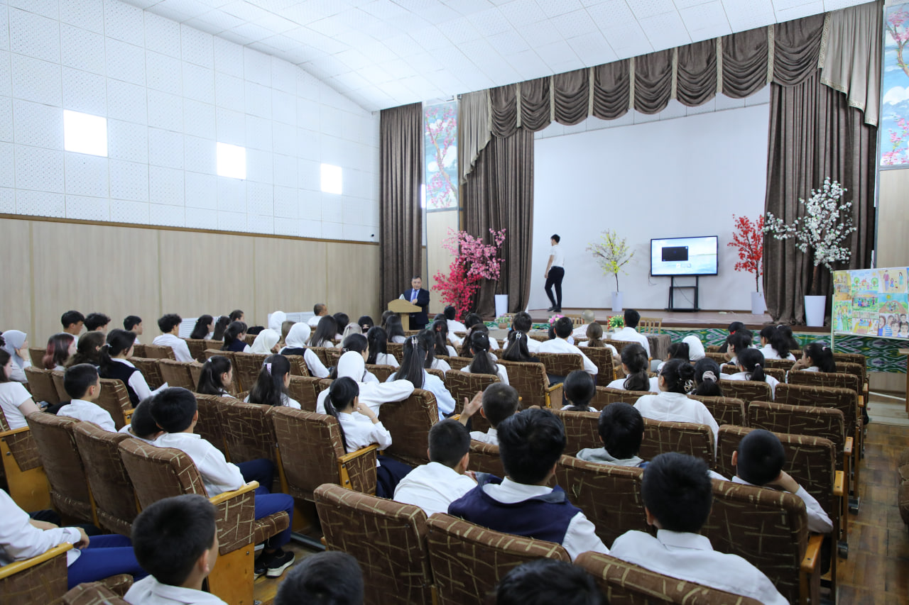 Milliy markaz vakili maktabda uchrashuv o‘tkazdi