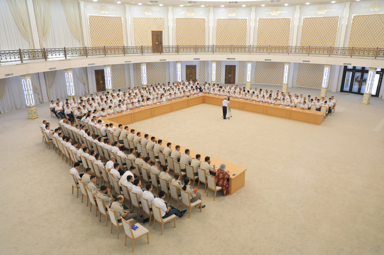 Akademik Akmal Saidov Nukusdagi seminar-treningda ishtirok etdi