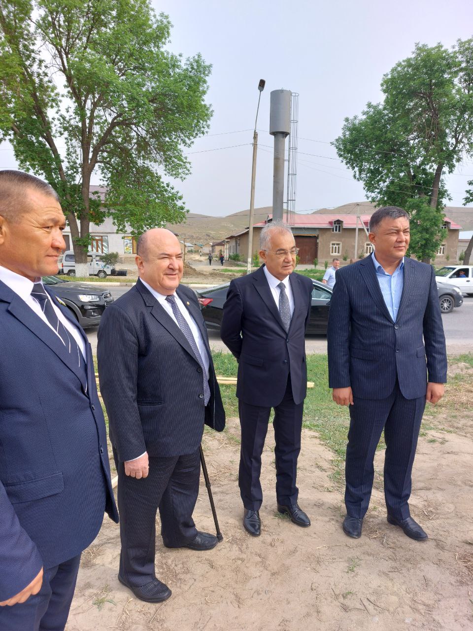 Akmal Saidov Jizzaxdagi “Yashil makon” umummilliy aksiyasida qatnashdi