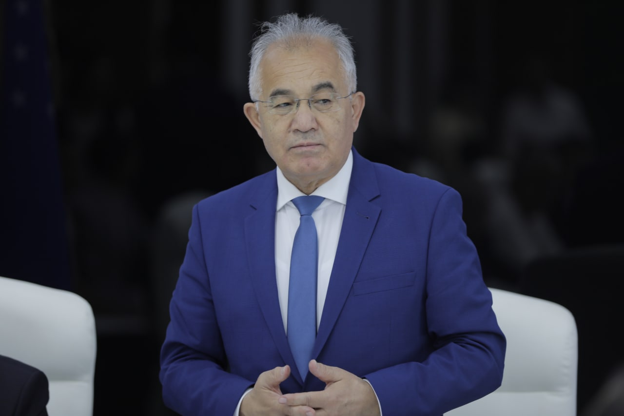 “URUSH VA TINCHLIK” FALSAFASI: SARALANGAN HIKMAT DURLARI