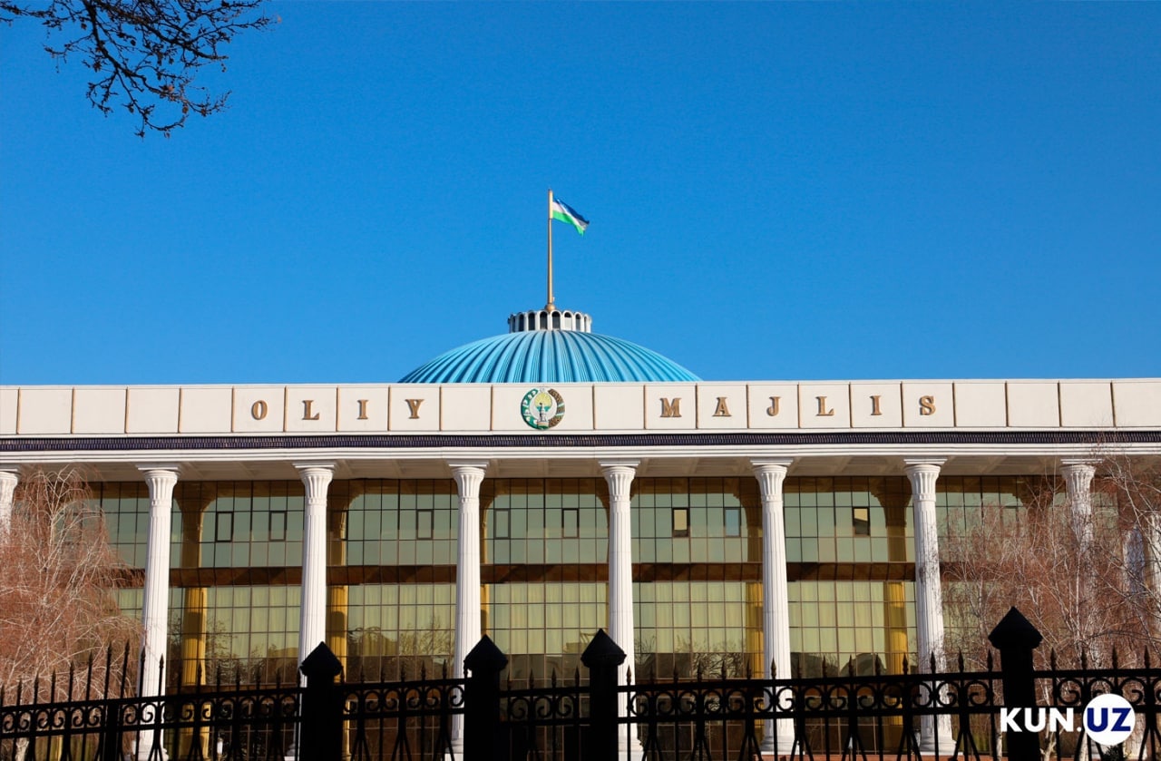 Konstitutsiyaviy qonun loyihasi parlamentda birinchi o‘qishda qabul qilindi