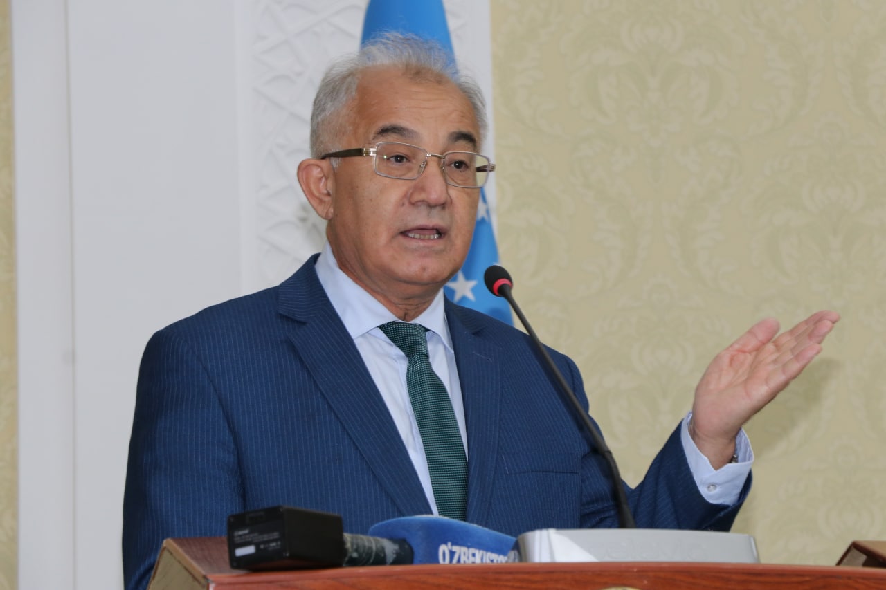 Viloyat hokimligida konstitutsiyaviy qonun loyihasining muhokamasiga bag‘ishlangan davra suhbati tashkil etildi