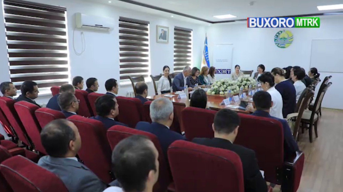 Buxoro viloyat sudida Buxoro shahrida “Ayollar, tinchlik va xavfsizlik va uning inson huquqlari bilan bog‘liqligi” mavzusida o‘tkazilgan davra suhbati ishtirokchilari bilan uchrashuv bo‘lib o‘tdi