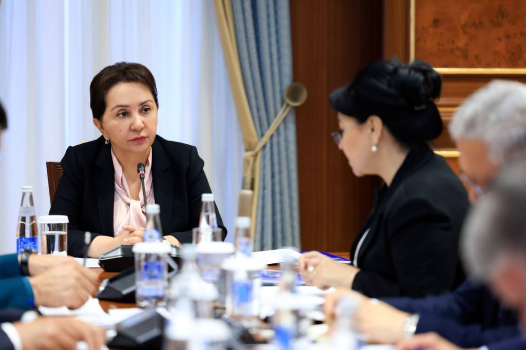 Odam savdosiga qarshi kurashish va munosib mehnat masalalari sohasida qanday ishlar amalga oshirilmoqda?