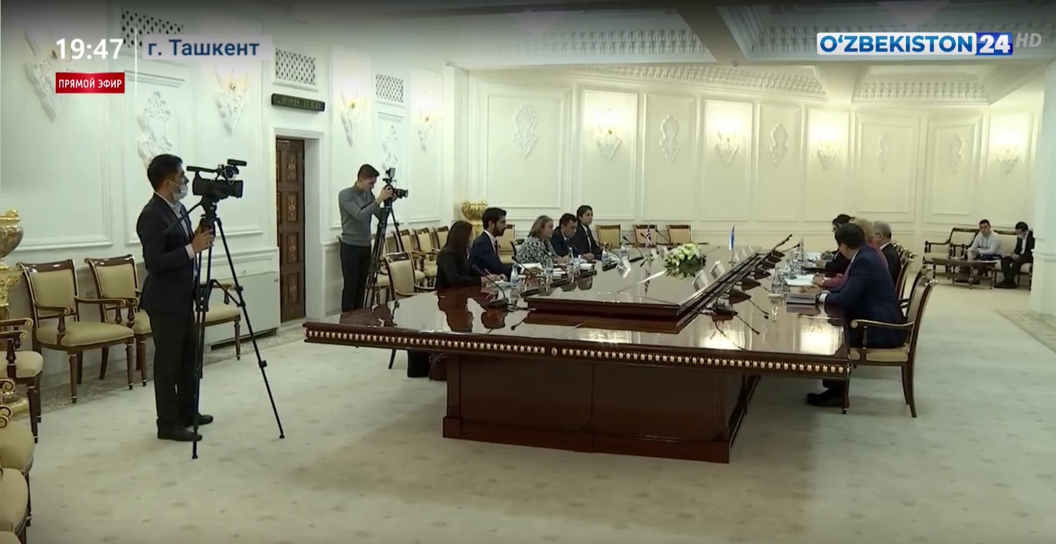 Oliy Majlis Qonunchilik palatasida Britaniya parlamenti Lordlar palatasi a’zosi bilan uchrashuv