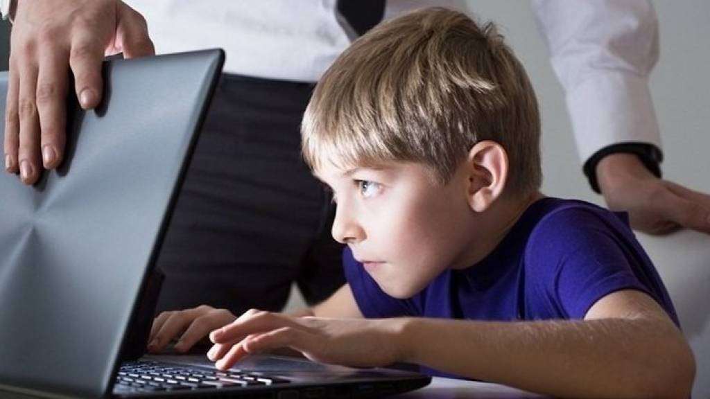 Turkiyada bolalar internetdan foydalanishiga doir cheklov o‘rnatildi